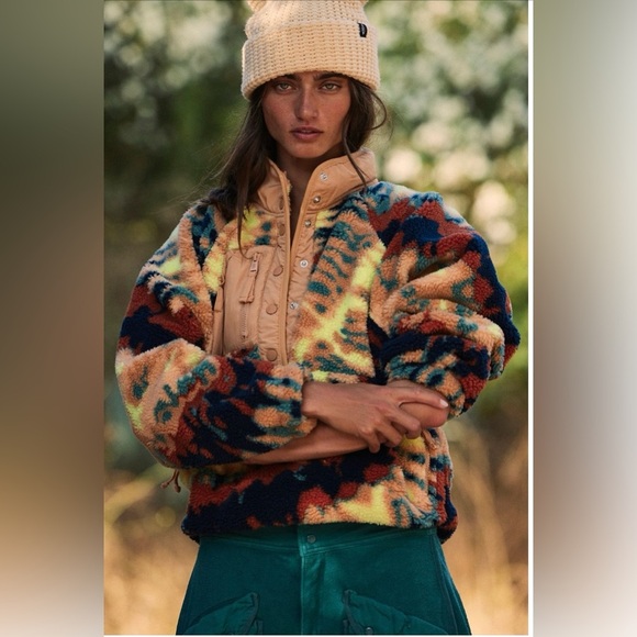Free People Jackets & Blazers - Free People Hit the Slopes Printed Pullover Size Small NWT
